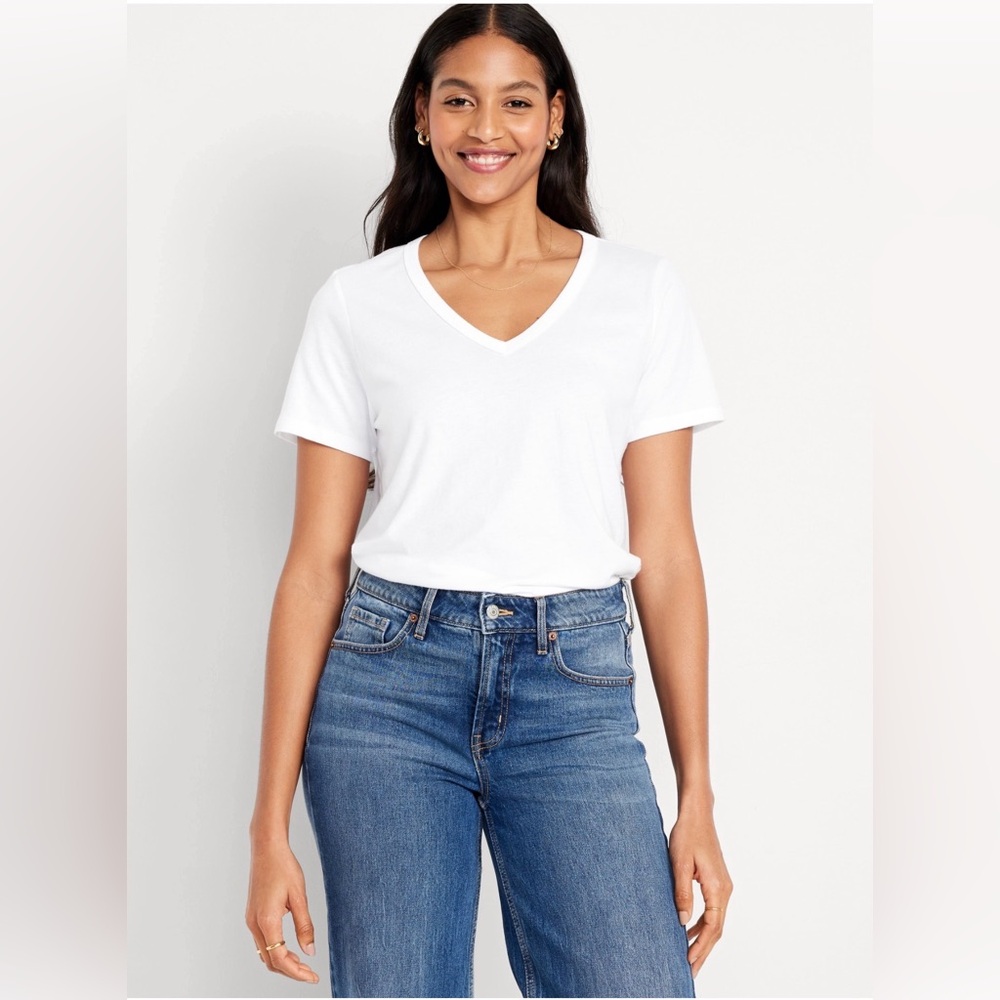 Old navy Classic White V-Neck T-Shirt